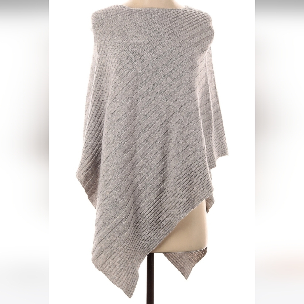 EUC‎ Beryll Laurie Poncho